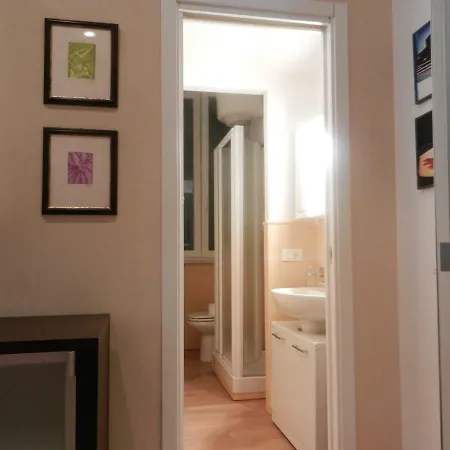 Central Guesthouse Apartment *