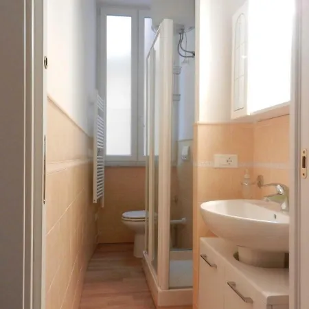 Central Guesthouse Apartment *